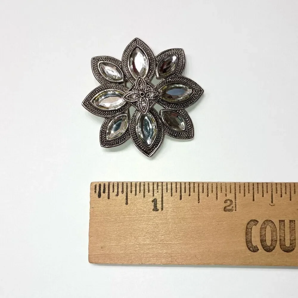 Silver Tone Petal Brooch Princess Cut Clear Gemstones Pin Art Deco Vintage - Picture 5 of 7